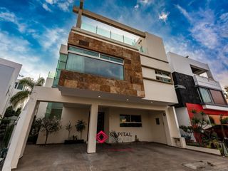 Casa de Lujo en Venta Los Castaños Verona Virreyes