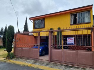 Casa en venta, Toluca, Fraccionamiento "La Rivera III" excelente ubicación y salidas rápidas a CDMX