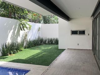 Casa Nueva en Venta,  Privada en Col. Delicias.
