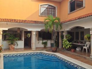 Casa en venta con alberca en Villahermosa