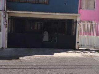Casa en venta en Toluca, ubicada en la colonia Santa Maria de las Rosas