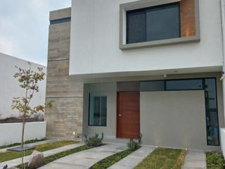 Venta casa nueva en 1ra sección de Cañadas del Arroyo