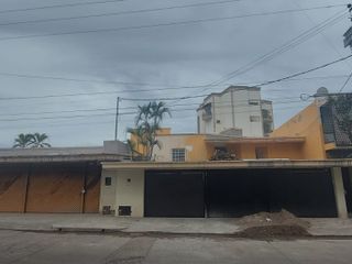 Se VENDE 3 casas con área de alberca en Col Guadalupe, Culiacán