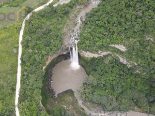Terreno en propiedad de 10 Ha con río,  cascada y banco de cementante en Cerro Gordo Veracruz