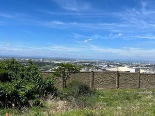 VENDO TERRENO EN LOMAS PUNTA DEL ESTE