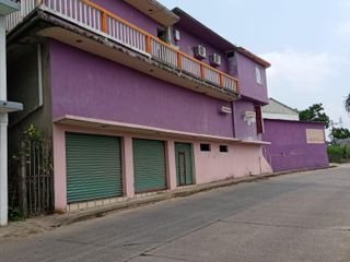 Venta de Edificio con 20 habitaciones en esquina de Av. Miguel Hidalgo, Col. Las Águilas, Ixhuatlán del Sureste, Veracruz.