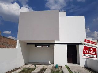 Preciosa Casa en San Gabriel, Pueblito Centro, 3 Recámaras, Estudio, 2.5 Baños