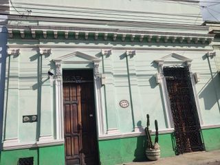 VENTA CASA COLONIAL PARA REMODELAR MUY AMPLIA CENTRO MERIDA ERMITA