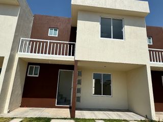 Casa nueva de 2 niveles con acabados modernos al sur de Pachuca