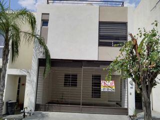 Casa en Renta Cerradas de Cumbres  sector Contemporaneo.