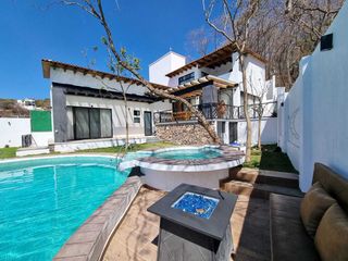 Hermosa Casa DALIA II en Renta con Alberca y Jacuzzi climatizada y vistas panorámicas en Fracc Rancho San Diego en Ixtapan de la Sal EDOMEX