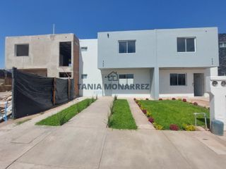 Casa en venta en fraccionamiento privado cerca de Paseo Durango