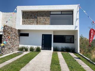 Hermosa Casa a DOBLE ALTURA en Cañadas del Arroyo, 4ta Recamara en PB, Lujo