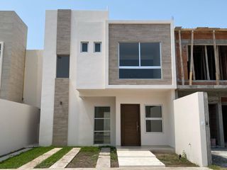 VISTALTA RESIDENCIAL, Casa en VENTA con jardin y seguridad, en Boca del Rio