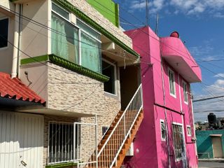 Venta de casa en Tocuila Texcoco Estado de México con 3 depatrtamenros y local comercial
