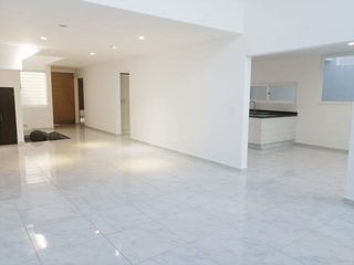 Casa vendo con recámara en PB y acabados de lujo en Cumbres del Lago Juriquilla