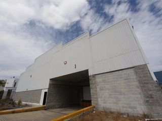 Renta de Nave Industrial en Bernardo Quintana - 1,800 m2 - UBICADISIMA!