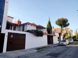 Venta de casa grande en la Chapultepec  Norte