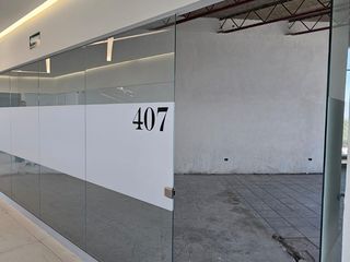 RENTA DE OFICINA 4 PISO PLAZA KRYSTAL  407