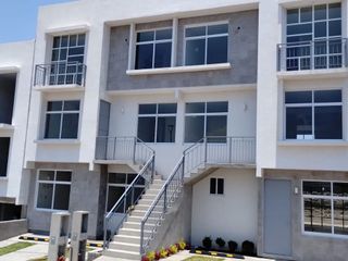 Estrena Town House en Corregidora, Construcción 141 m2, 3 Habitaciones 2.5 Baño
