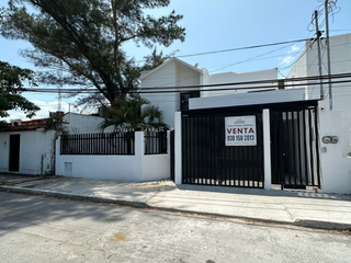 Casa en Venta 3 Recamaras / 1 Estudio, Av. Castellot Carmen, Campeche