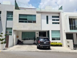 Se Vende Casa en Centro Sur, Claustros de las Misiones, 4 Recamaras, 4.5 Baños..