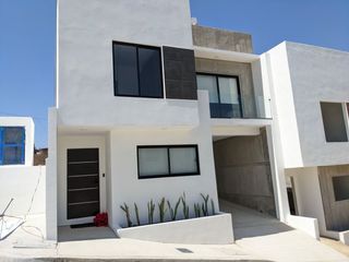 Casas en venta en La Joya Santa Fe Residencial, Tijuana
