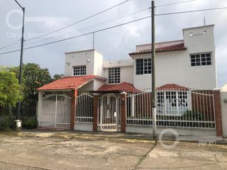 Venta de Casa con 4 habitaciones en Calle Minatitlán, Col. Los Encinos, Cosoleacaque, Ver.