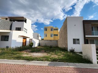 Terreno en venta en condominio Las Plazas, Aguascalientes