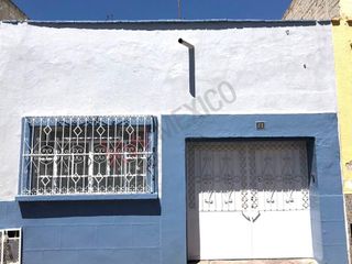 Propiedad en Venta gran ubicación sobre emblemática calle de Centro Histórico de Querétaro