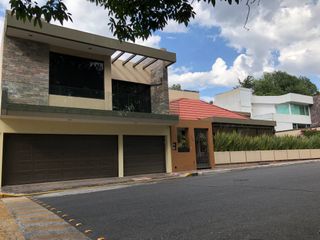 CASA EN VENTA EN CLUB DE GOLF LAS FUENTES, VISTA AL GREEN Y AMPLIO JARDÍN !