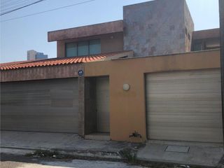Moderna Residencia con Est/rec y Baño Planta Baja