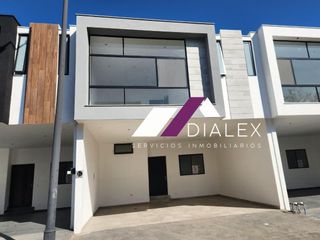 Altares Residencial -CARRETERA NACIONAL- Casa en VENTA Santiago Nuevo León 230 M2