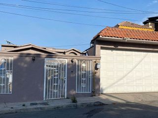 Se renta casa de 3 recámaras en La Mesa (fracc. Electricistas) Tijuana