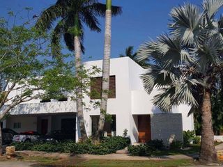 Casa en Venta o Renta  en el Yucatan Country Club, Mérida, Yucatán