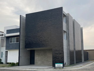 Venta casa nueva en esquina Parque Lisboa, Lomas de Angelópolis II