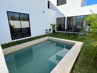 Casa en venta de dos plantas con piscina, Misnebalam, Yucatán