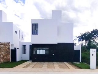 Venta de Casa en Privada con Amenidades, Zona Norte de Mérida