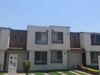 Casa en Condominio en Venta con Alberca en Monte Everest 32 en el Fraccionamiento Residencial Santa Fe en el Pueblo Atlacholoaya en el Municipio de Xochitepec Estado de Morelos