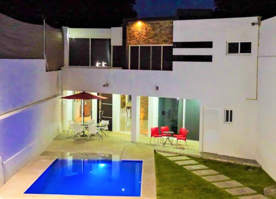 CASA AL SUR EN LOMAS DE CUERNAVACA, VIG. 24/7