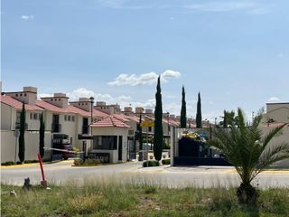 CASA EN FUENTES DEL LAGO