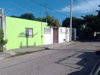 Casa en venta muy amplia por el área del Aeropuerto de Mérida, Yucatán