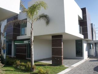 Casa en Venta en Metepec, Residencial Status