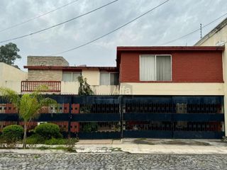 Casa en renta en Contry Colonial la Silla Zona Sur Monterrey Nuevo Leon Amueblada