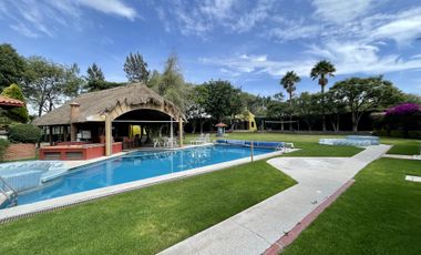 Casa en Venta Atlixco, Puebla con Alberca, Palapa y Jardín en Área Común