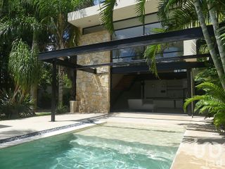 Residencia con diseño moderno y acabados de lujo en el tranquilo y bello Cholul en Mérida, Yucatán