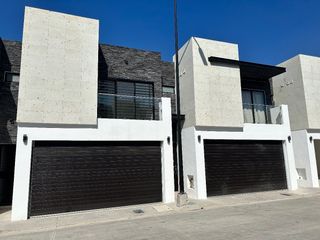 Venta Casa en Privada - Zona La Mesa - Tijuana