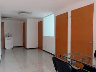 Oficina en renta en Tecamachalco con vigilancia 24 horas