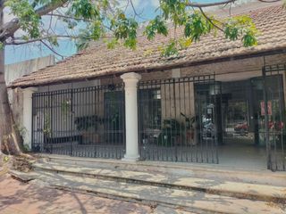 Locales Comerciales sobre Paseo de Montejo Mérida Renta