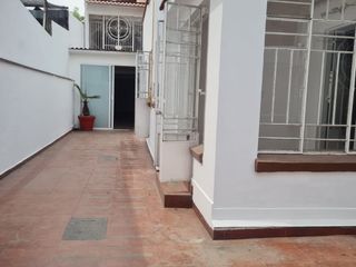 Casa en renta con uso de suelo para oficinas o consultorio, Colonia San José Ins